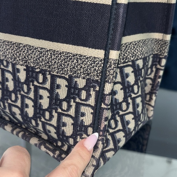 Christian Dior Medium Booktote - Picture 7 of 14